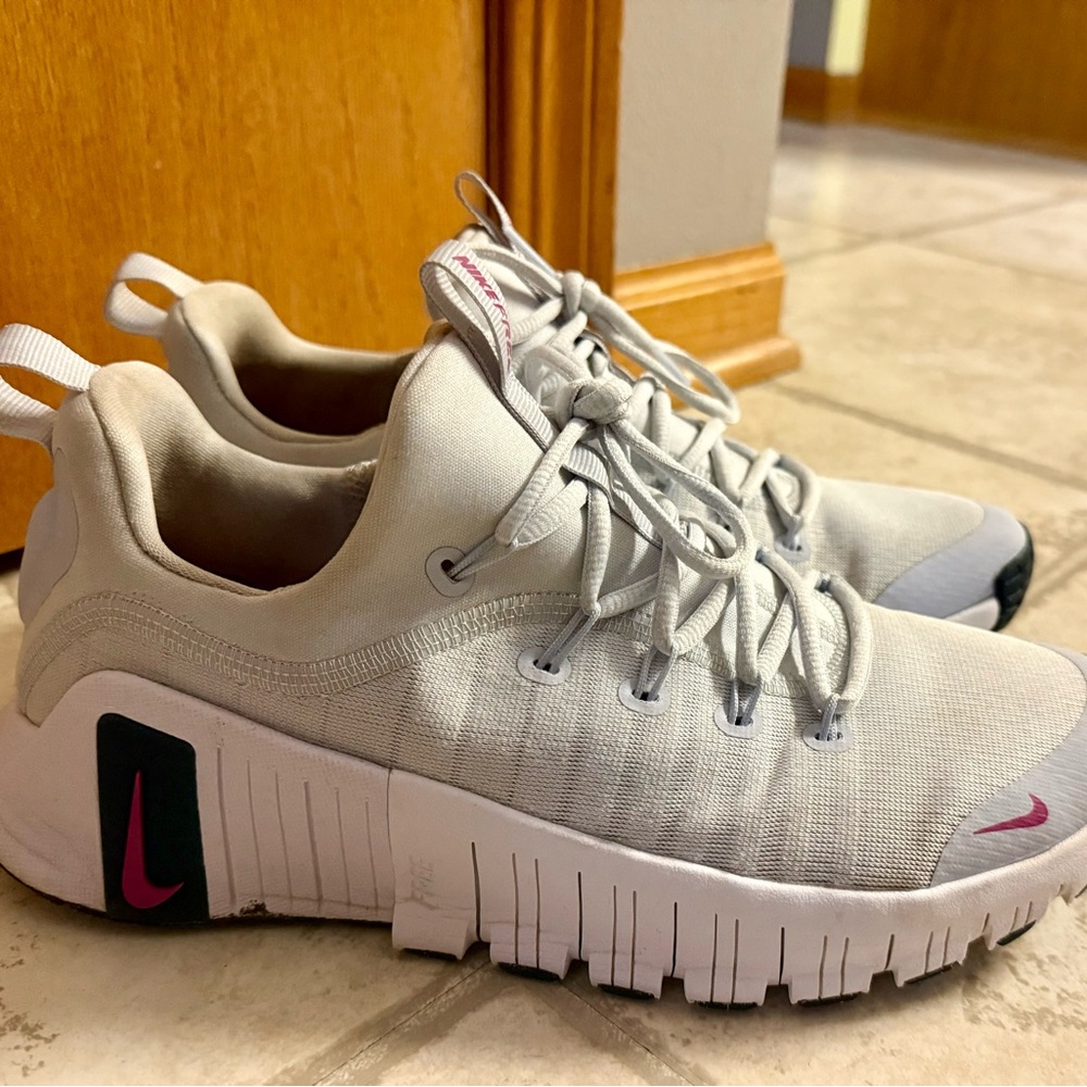 Women’s Nike Free Metcon 6  Gray/navy & fuchsia Size 11